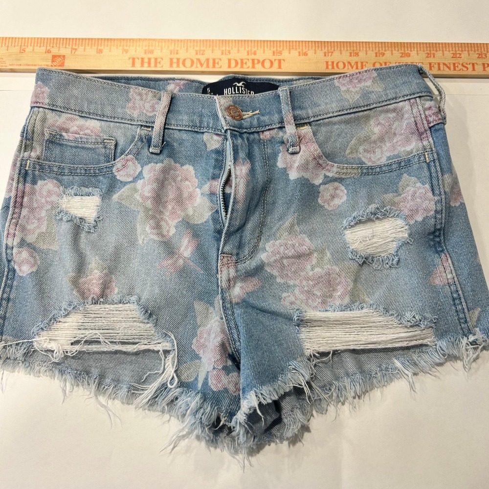 Hollister High-Rise Denim Shorts Floral Distressed Light Wash Vintage Sz‎ 5 W27